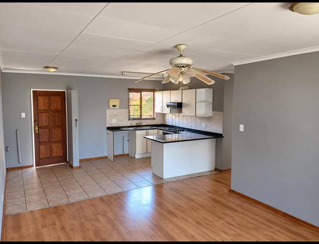 3 BEDROOM TOWNHOUSE FOR SALE IN DIE HOEWES
